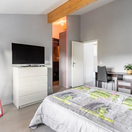 Grande Privee Avec Salle De Bain Et Wc